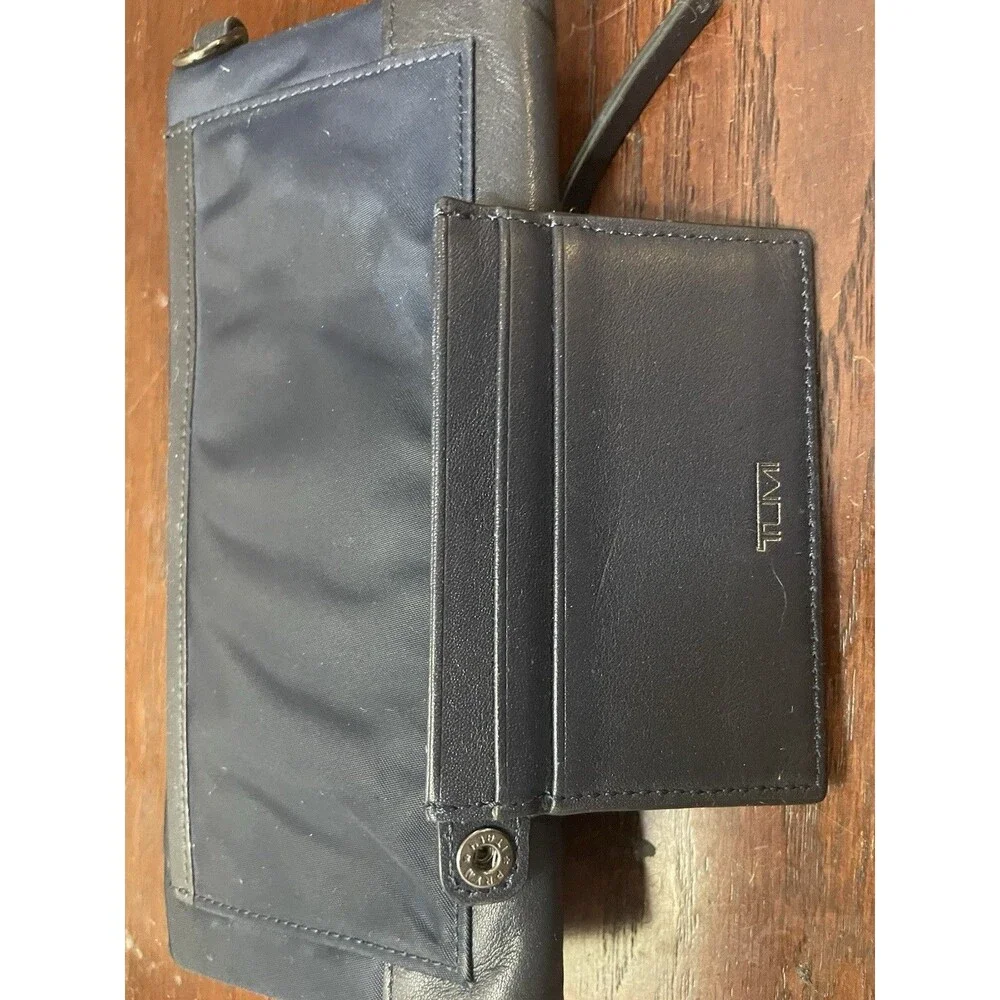 Vintage TUMI Womens Wallet/Wristlet (minus strap) Navy